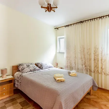 Apartment Brsec 7796b Martina